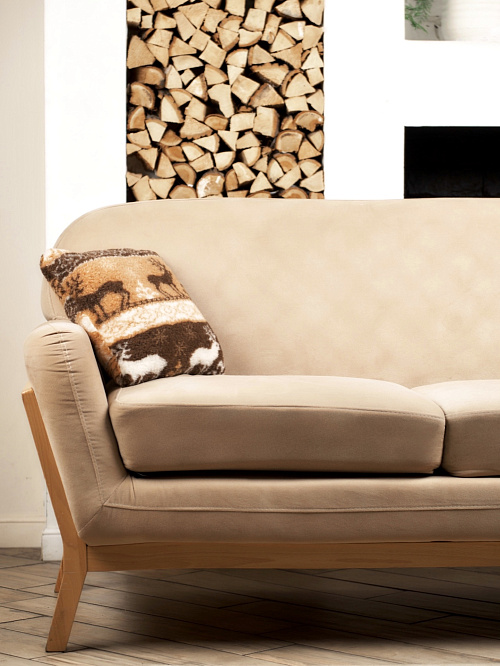 Подушка декоративная меховая из верблюжьей шерсти, рисунок Олени 